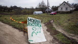 Prekyba kapinių pa&scaron;onėje.