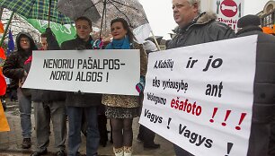 Profsąjungos mitingas prie Seimo.