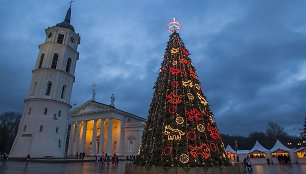 Kalėdų miestelis Katedros aikštėje.