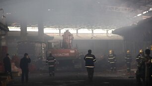 Gaisro nuniokotas prekybos centras Kinijoje