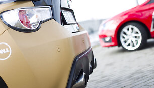 &bdquo;Toyota GT86&ldquo; ir &bdquo;SEAT Leon FR&ldquo;