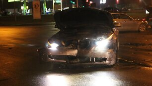 &Scaron;iauliuose susidūrė BMW ir &bdquo;Ford Mondeo&ldquo;
