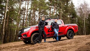 Į Dakaro ralio smėlynus lietuvių &ndash; Andriaus Lauciaus (kairėje) ir Mindaugo Plukio &ndash; duetas leisis nuosavu automobiliu