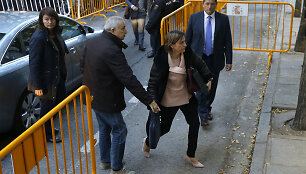 Buvusi Katalonijos parlamento pirmininkė Carme Forcadell atvyko į Auk&scaron;čiausiąjį Teismą