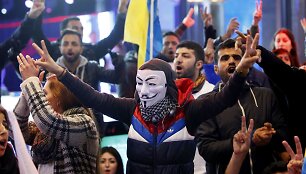 Kurdų demonstrantai įsiveržė į Europos Parlamentą. 