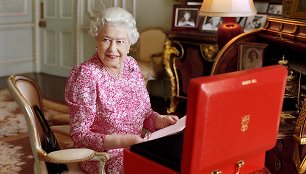 Rugsėjo 8 diena. Didžiosios Britanijos karalienė Elizabeth tapo ilgiausiai šalį valdžiusia monarche