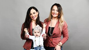 Sandra Kniazevičiūtė su mama Aukse ir dukra Lukrecija