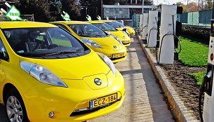 „Nissan“ taksi elektromobilis