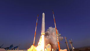 Pietų Korėjos kosminės raketos variklio bandymas