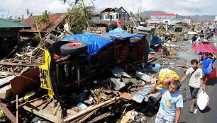 Filipinų Taklobano miestas, nusiaubtas taifūno Haiyan