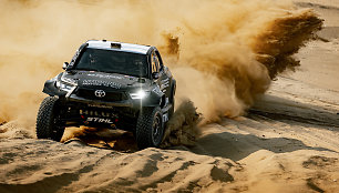 Atnaujintas „Toyota GR DKR Hilux“