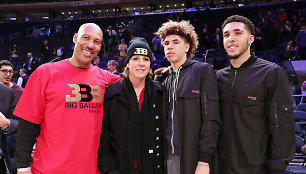 LaVaras Ballas ir Tina Ball su sūnumis LaMelo Ballu ir LiAngelo Ballu