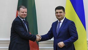 Saulius Skvernelis vizito Ukrainoje metu susitiko su šios valstybės premjeru Volodymyru Groysmanu