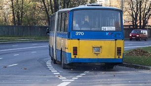 Vilniaus gatvėse padaugėjo viešajam transportui skirtų eismo juostų.