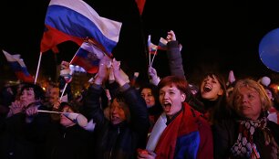 Kryme rusai džiaugiasi neteisėto referendumo i&scaron;ankstiniais rezultatais