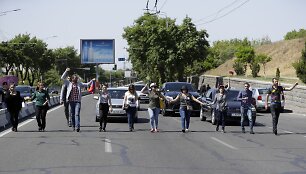 Armėnijos opozicijos &scaron;alininkai blokuoja eismą Jerevane