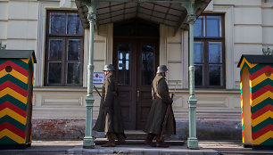 Vasario 16-ąją į Kauno komendanto rūmų sargybos postą sugrįžo tarpukario kariai