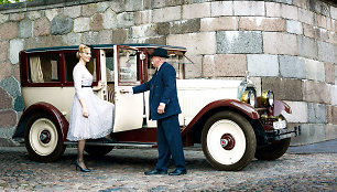 Panelė Emilija ir ponas Gintautas bei „Packard 6 Series 333 Limousine“, 1925 m. Automobilio savininkas – Gintautas Miškinis