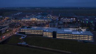 Vilniaus oro uoste atidaryta daugiafunkcė stovėjimo aik&scaron;telė