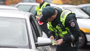 Vilniaus policija gaudė A juostą užimančius automobilių vairuotojus