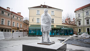 Atidengimo laukiantis paminklas Jonui Basanavičiui 