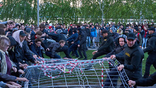 Jekaterinburge per protestą prieš cerkvės statybas prasiveržė smurtas