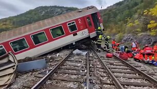  Slovakijoje susidūrė 2 traukiniai