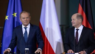 Lenkijos ministras pirmininkas Donaldas Tuskas ir Vokietijos kancleris Olafas Scholzas