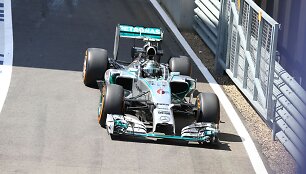 &bdquo;Formulės-1&ldquo; penktadienio treniruotės Silverstone