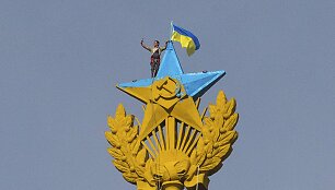 Maskvoje ant auk&scaron;to pastato buvo i&scaron;kelta Ukrainos vėliava