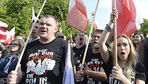 Protestas Varšuvoje prieš JAV priimtą įstatymą dėl žydų turto grąžinimo