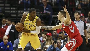 &bdquo;Houston Rockets&ldquo; krep&scaron;ininkai namie įveikė &bdquo;Warriors&ldquo;.
