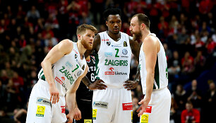 Thomas Walkup, Artūras Milaknis