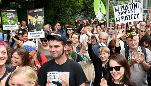 Lenkijos aplinkosaugos aktyvistų demonstracija prieš kirtimus Belovežo girioje