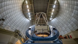 Dark Energy Spectroscopic Instrument (DESI) teleskopas