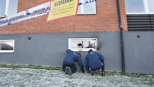 Policininkai prie padegtos mečetės &Scaron;vedijoje 