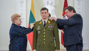 Prezidentė suteikė brigados generolo laipsnį Raimundui Vaik&scaron;norui