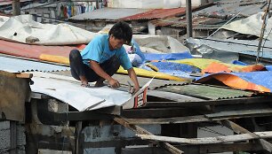 Prie Filipinų artėja galinga taifūnas