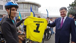 Petro Poro&scaron;enka tarp savo rėmėjų
