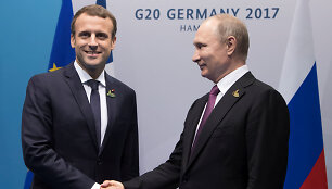 Emmanuelis Macronas ir Vladimiras Putinas