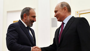 Nikolas Pašinianas ir Vladimiras Putinas