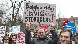 Mitingas prie&scaron; abortų draudimą.