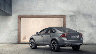 &bdquo;Volvo Cross Country&ldquo; sedanas