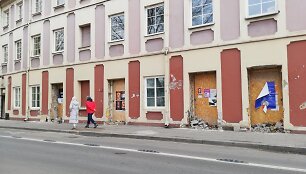 Buvusiuose Oginskių rūmuose (Rūdninkų g. 8) atidengtos keturios istorinės buvusių durų angos. Jūratės Mičiulienės nuotrauka