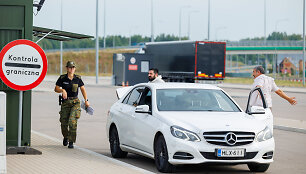 Automobilių patikra prie Lenkijos sienos
