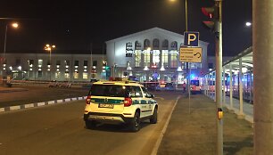 Po prane&scaron;imo apie sprogmenį evakuotas Vilniaus oro uostas 2015 m. kovo 19 d. 