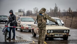 DNR ir Ukrainos administracinės linijos kirtimo punktas