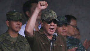 Rodrigo Duterte skelbia, kad po užsitęsusios apsiausties nuo teroristų i&scaron;vaduotas Maravio miestas