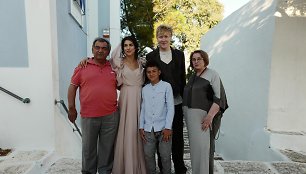 Vasilijus Barchatovas ir Asmik Grigorian su šeima – tėčiu Gehamu Grigorianu, mama Irena Milkevičiūte ir sūnumi Nojumi