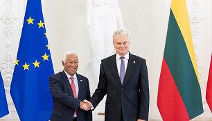 Ant&oacute;nio Costa, Gitanas Nausėda